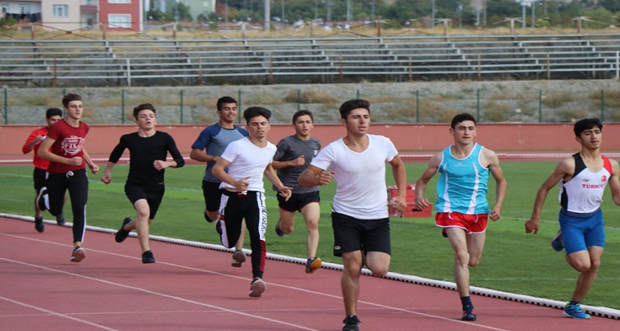Erzincan’da ‘Amatör Spor Haftası’ atletizm yarışmaları