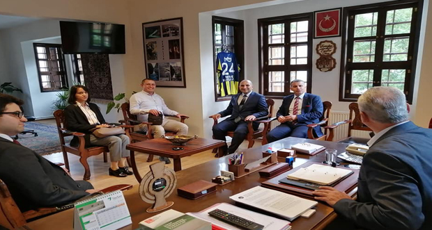 Kemaliye Belediye Başkanı Mehmet Karaman’ı makamında ziyaret ettiler