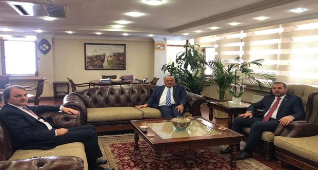 Ak Parti Milletvekilleri Süleyman Karaman ve Burhan Çakır Vakıflar Genel Müdürü Dr. Adnan Ertem’i ziyaret etti