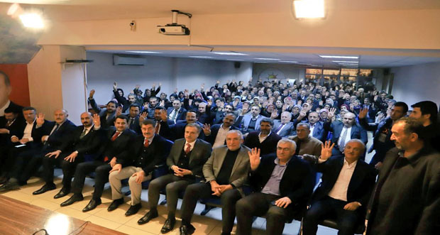 Erzincan Ak Parti Milletvekili Süleyman Karaman, teşkilat mensuplarıyla bir araya geldi