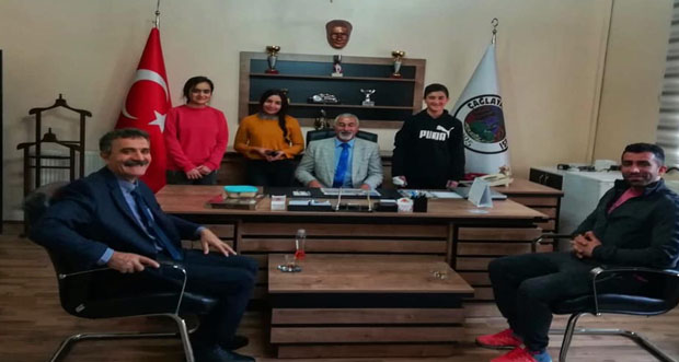 Erzincan Çağlayan  Belediye Başkanı Haydar Şahin Eğitim Yuvalarından biri olan Çağlayan Çok Programlı Anadolu Lisesi’ni ziyaret etti