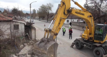 KIZILAY MAHALLESİNDE YIKIM ÇALIŞMALARI BAŞLADI