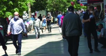 Erzincan’da vatandaşlar dışarı çıkınca yoğunluk yaşandı