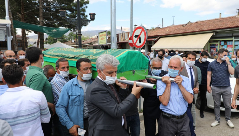 Erzincan Valisi Mehmet Makas Nadime Karapınar’ın Cenaze Törenine Katıldı
