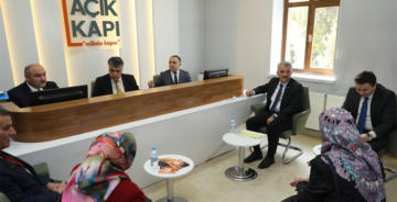 VALİ MAKAS HALK GÜNÜNDE VATANDAŞLARI DİNLEDİ