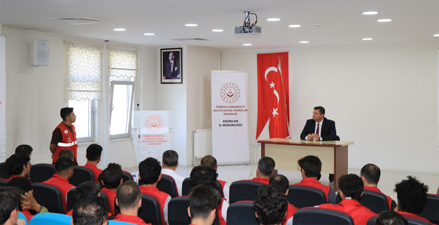 “DAMLA GÖNÜLLÜLÜK HAREKETİ ” PROJESİ KAPSAMINDA GÖNÜLLÜ GENÇLER AİLE VE SOSYAL ERZİNCAN İL MÜDÜRLÜĞÜNDE AĞIRLANDILAR