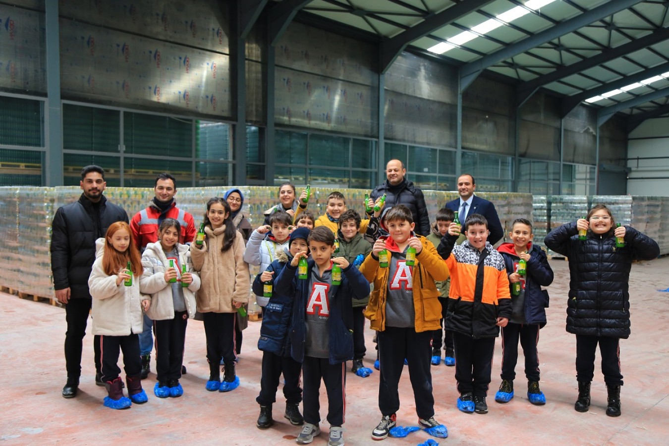 ÖĞRENCİLERDEN BÖGERT MADEN SUYU FABRİKASINA ZİYARET