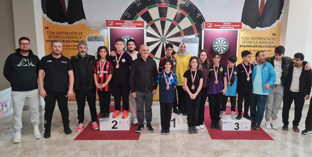 ERZİNCANLI MİNİK KIZ ÖĞRENCİ DENİZ KARA TÜRKİYE 2.’Sİ OLDU