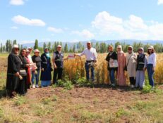 ERZİNCANLI KADIN ÇİFTÇİLER, ERZURUM GEZİSİNDE