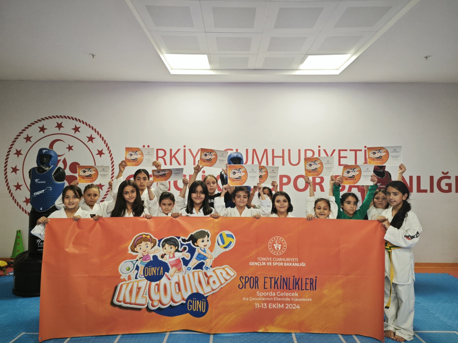 DÜNYA KIZ ÇOCUKLARI GÜNÜ ERZİNCAN’DA SPOR ETKİNLİKLERİYLE KUTLANDI