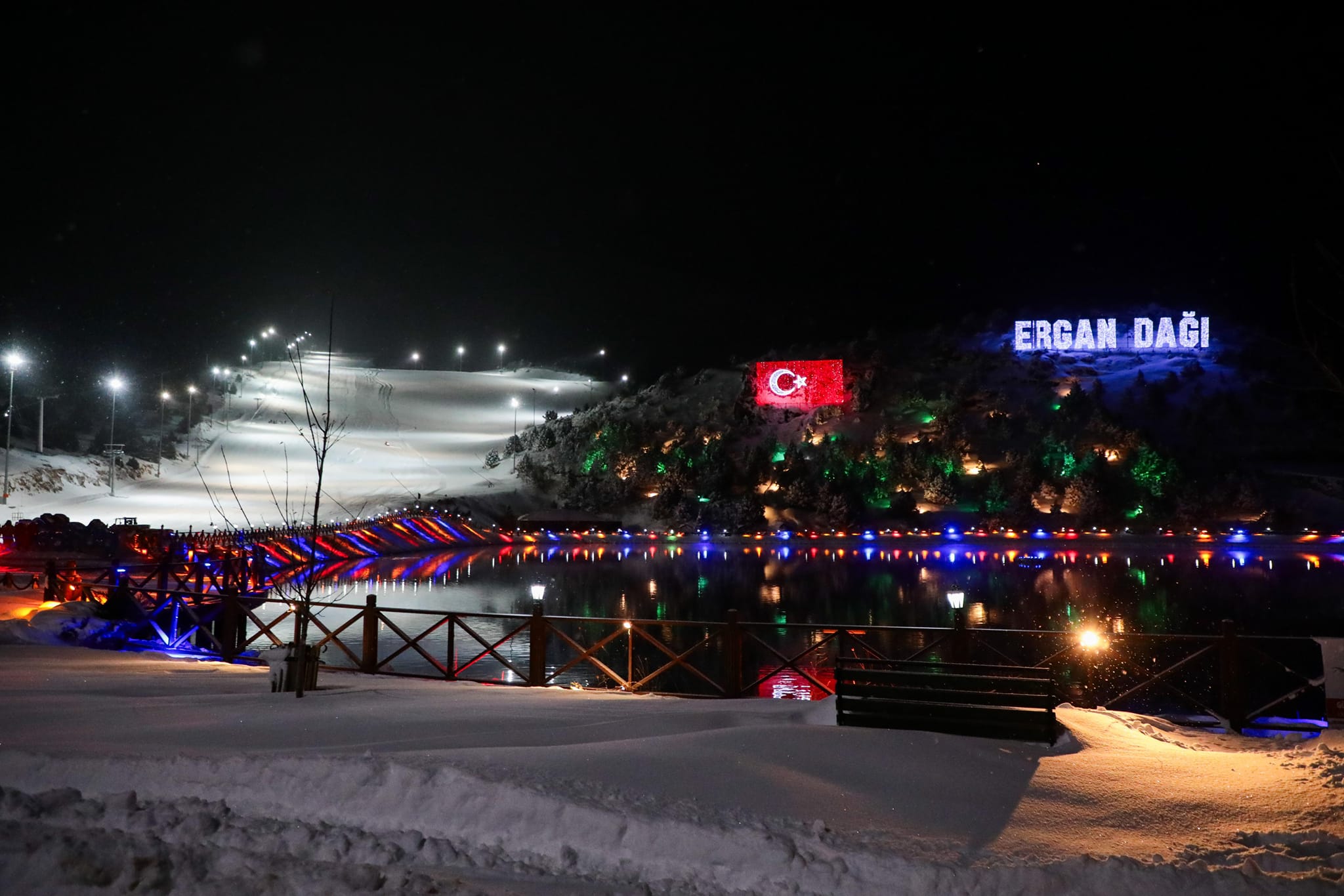 TÜRKİYE’NİN İLK KAYAK SEZONUNU ERZİNCAN AÇTI