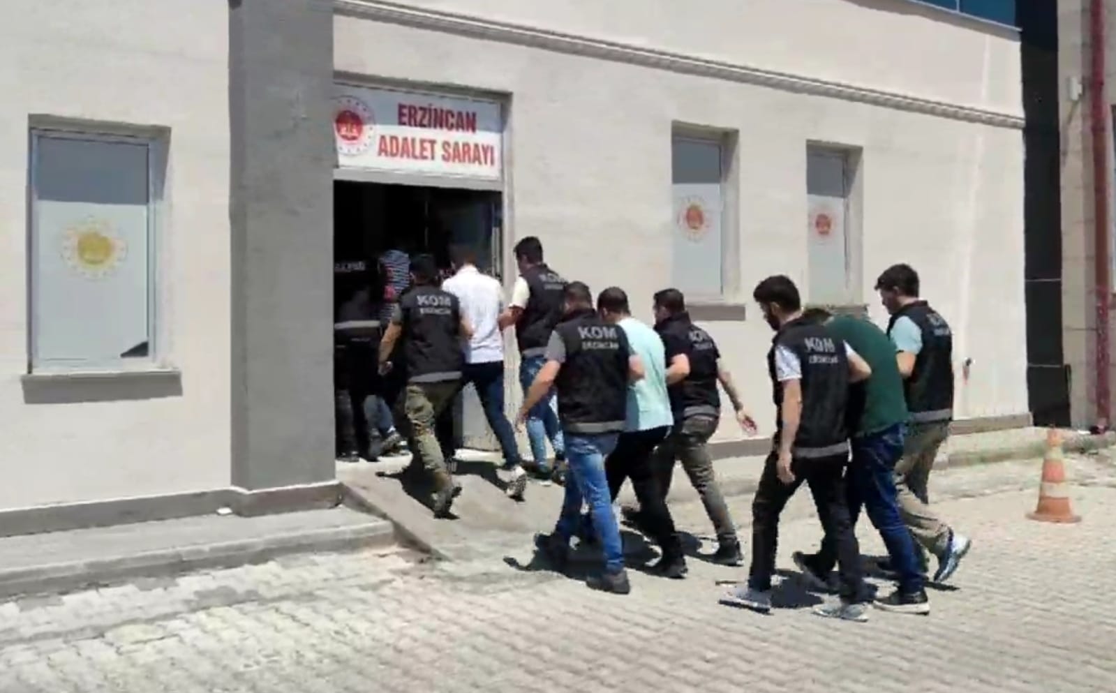 ERZİNCAN’DA 18 ARANAN ŞAHIS YAKALANDI