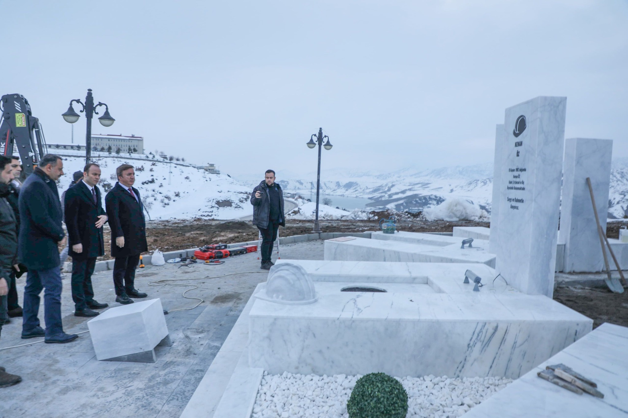 İLİÇ’TE MADEN KAZASINDA HAYATINI KAYBEDEN İŞÇİLER İÇİN ANIT YAPILDI