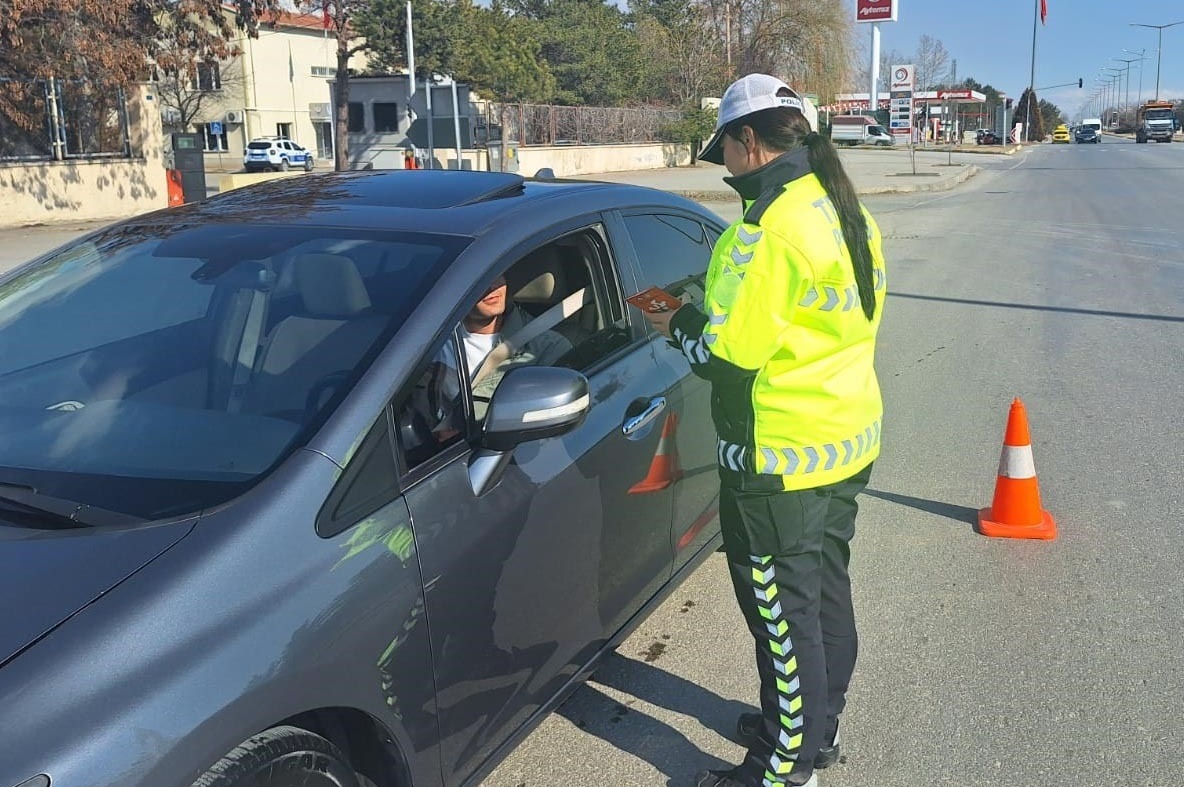 ERZİNCAN’DA TRAFİK GÜVENLİĞİ İÇİN BİLGİLENDİRME ÇALIŞMALARI SÜRÜYOR