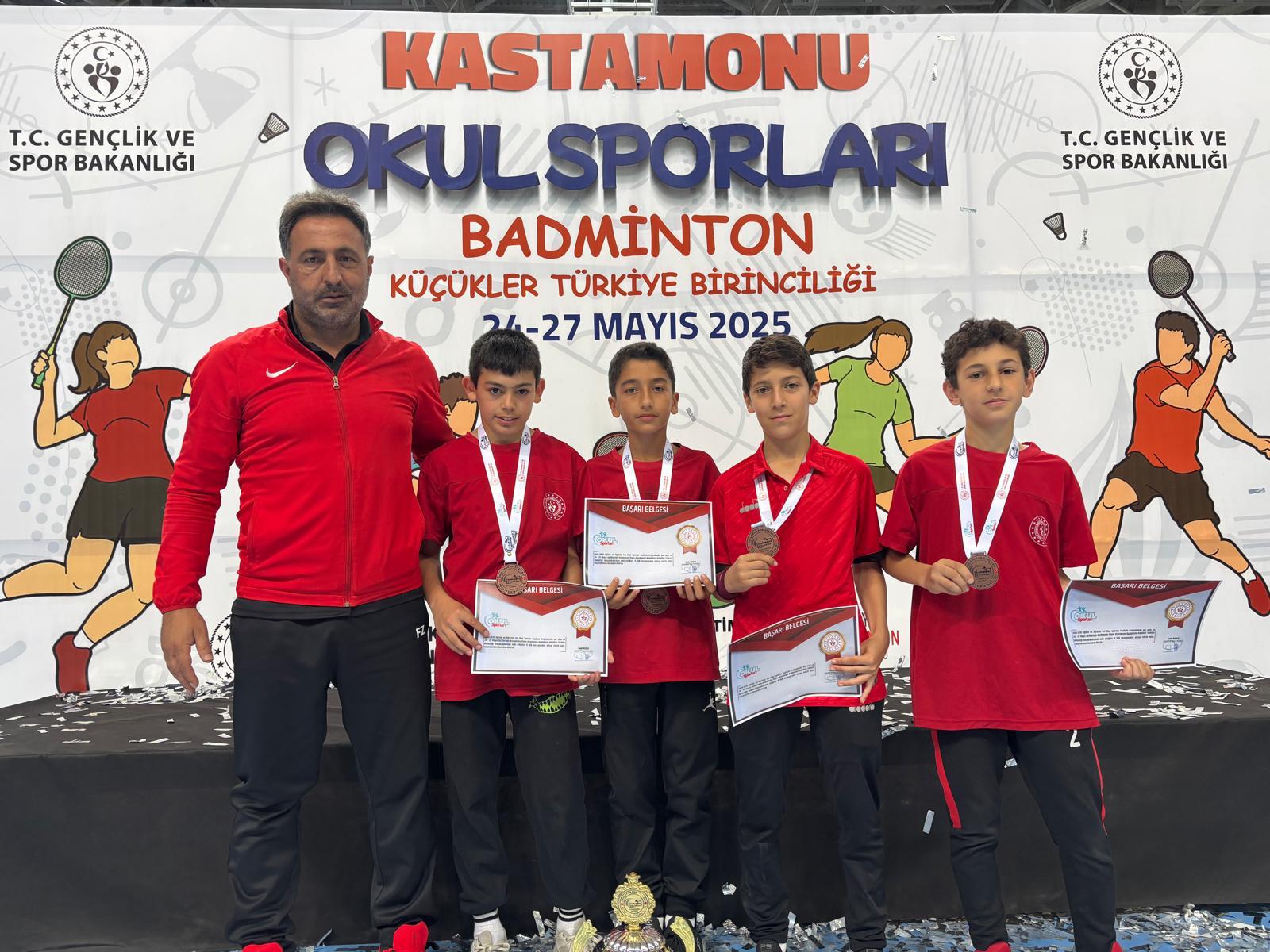 BADMİNTON TAKIMIMIZ TÜRKİYE DÖRDÜNCÜSÜ OLDU!