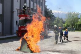 EBYÜ SAĞLIK HİZMETLERİ MYO’DA KBRN VE YANGIN TATBİKATI GERÇEKLEŞTİRİLDİ