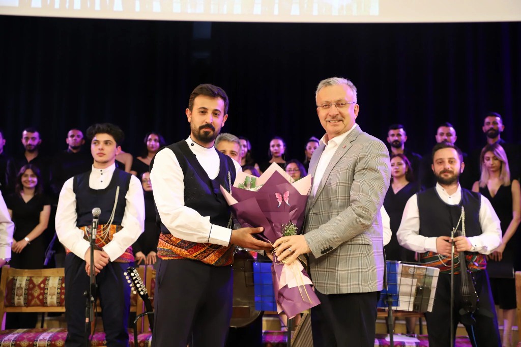 EBYÜ’DE EĞİN SIRA ODASI KONSERİ DÜZENLENDİ