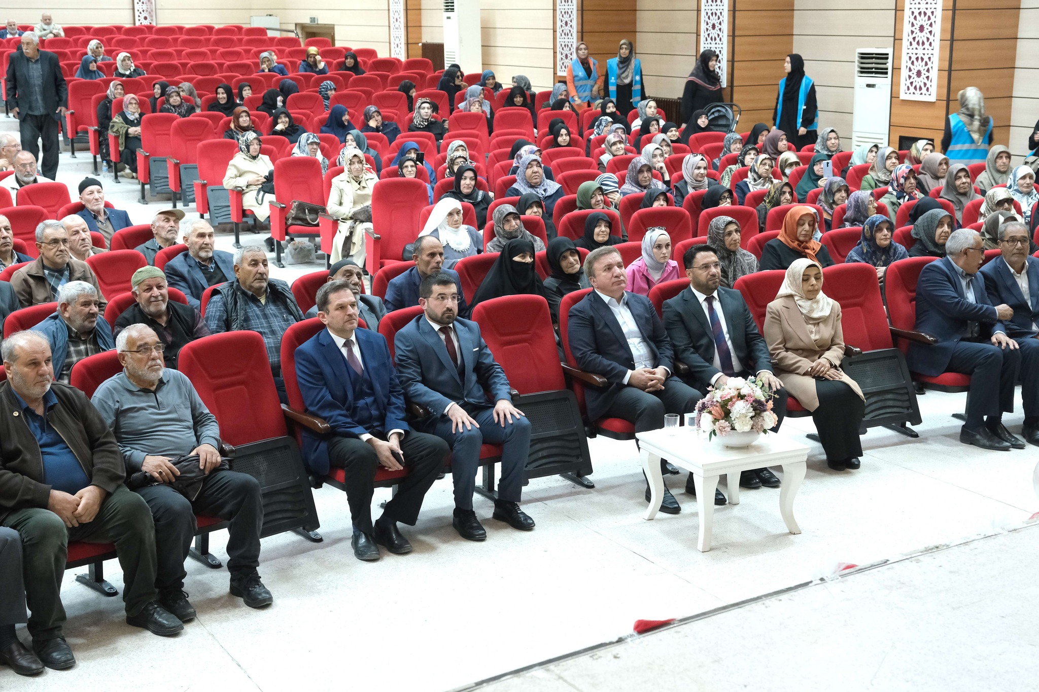 ERZİNCAN MÜFTÜLÜĞÜ’NDE HACI ADAYLARINA “KUTSAL İKLİME YOLCULUK – MANEVİ HAZIRLIK VE DUA PROGRAMI”