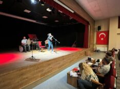 ERZİNCAN’DA “CANLI SESLER TÜRK HALK MÜZİĞİ YARIŞMASI” HEYECANI BAŞLADI