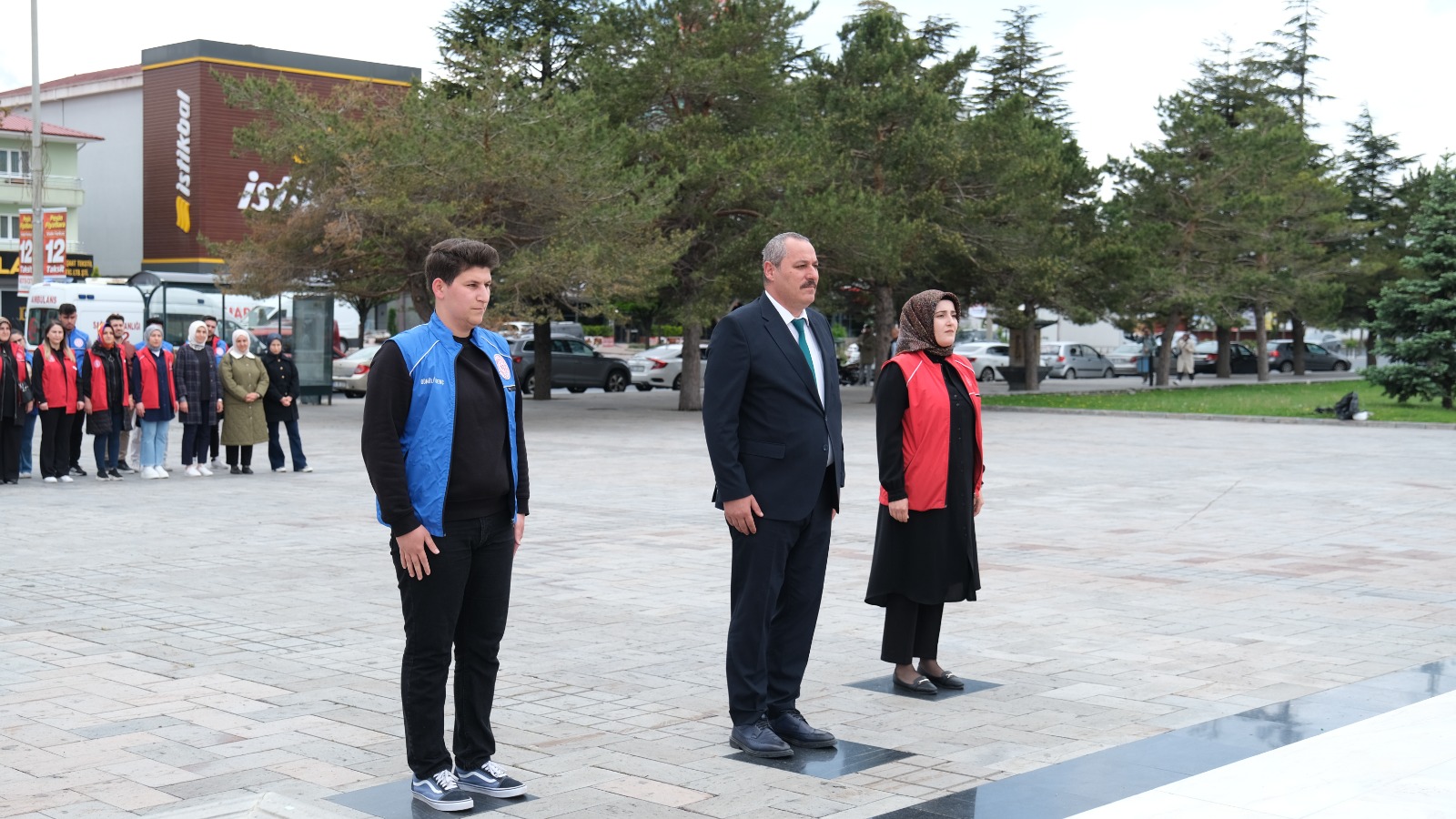 ERZİNCAN’DA GENÇLİK HAFTASI ÇELENK TÖRENİYLE BAŞLADI!