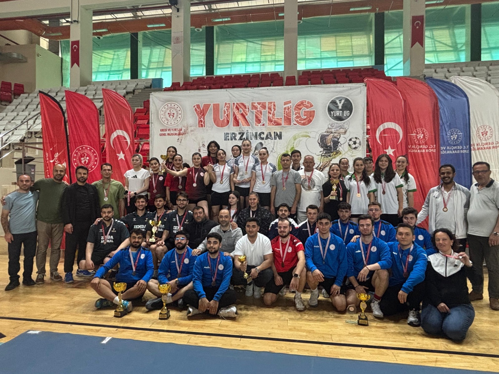 ERZİNCAN’DA YURTLİG BADMİNTON TÜRKİYE ŞAMPİYONASI SONA ERDİ!