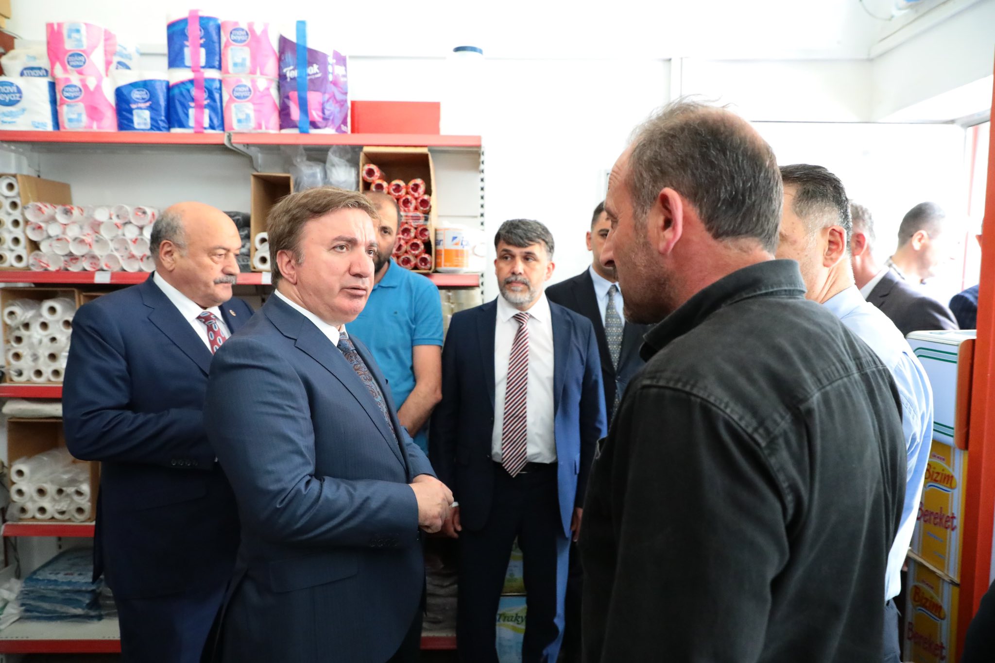 İL PROTOKOLÜNDEN YANGINDA ZARAR GÖREN ESNAFA ZİYARET