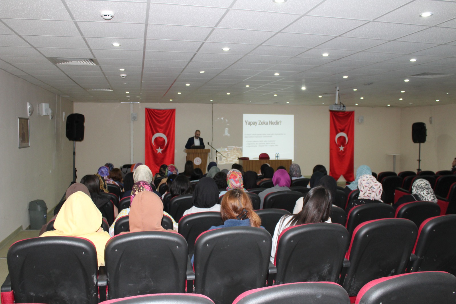 MENGÜCEK GAZİ YURDU YAPAY ZEKA KONFERANSINA EV SAHİPLİĞİ YAPTI!