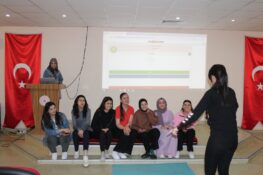 MENGÜCEK GAZİ YURDU’NDA TABU HEYECANI, ÖĞRENCİLER SANİYELERLE YARIŞTI!