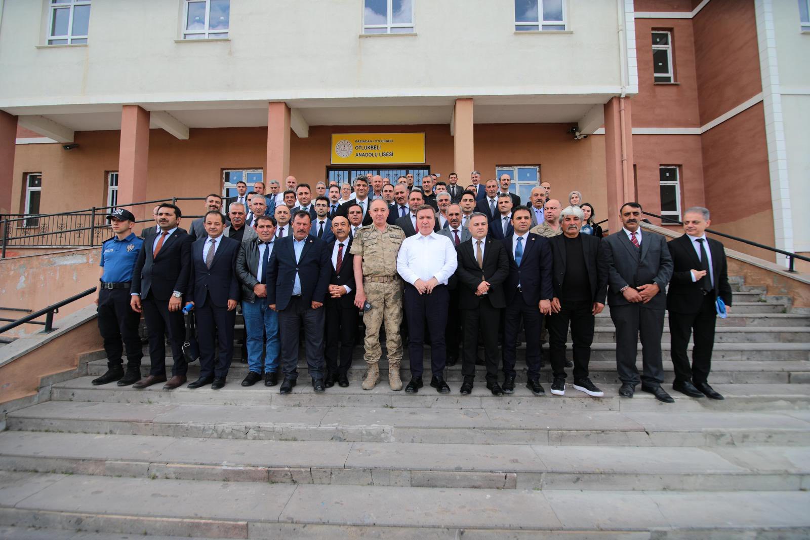 OTLUKBELİ’NDE MUHTARLARLA GÖRÜŞÜLDÜ