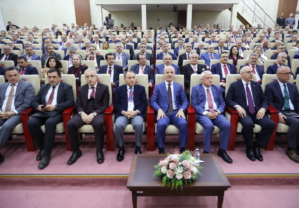 REKTÖR LEVENT ÜAK TOPLANTISINA KATILDI