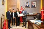 TÜRKİYE İKİNCİSİ AHMET METE YENER, ERZİNCAN VALİSİ AYDOĞDU TARAFINDAN MAKAMINDA KABUL EDİLDİ