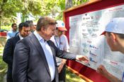 VALİ AYDOĞDU, ERZİNCAN LİSESİ TÜBİTAK 4006 BİLİM FUARI’NI ZİYARET ETTİ
