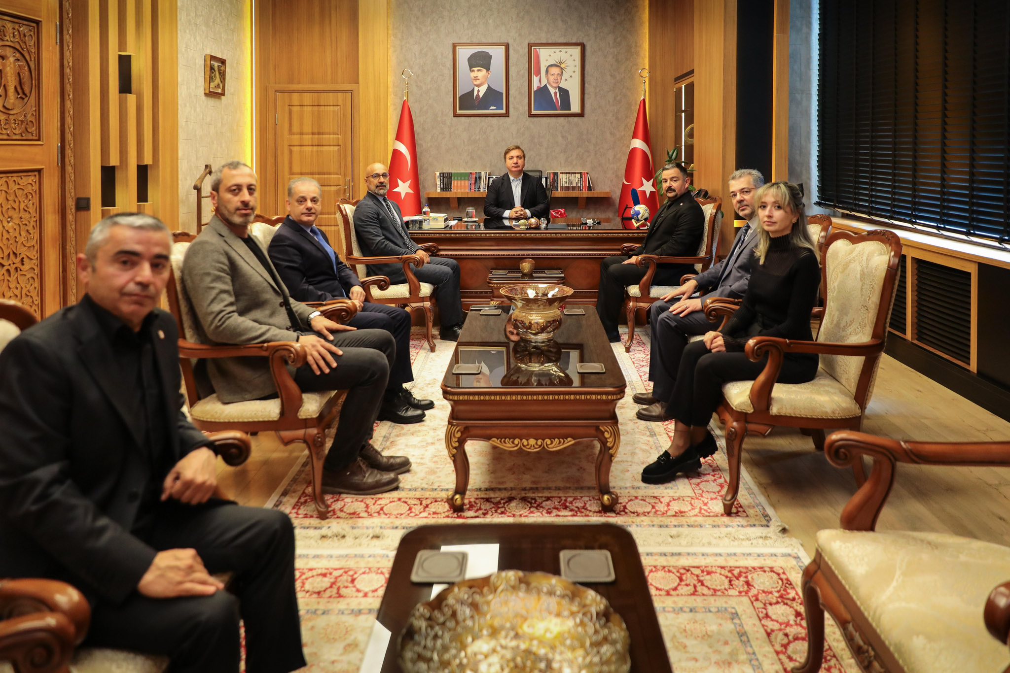 VALİ AYDOĞDU’YA ECZACILAR GÜNÜ ZİYARETİ
