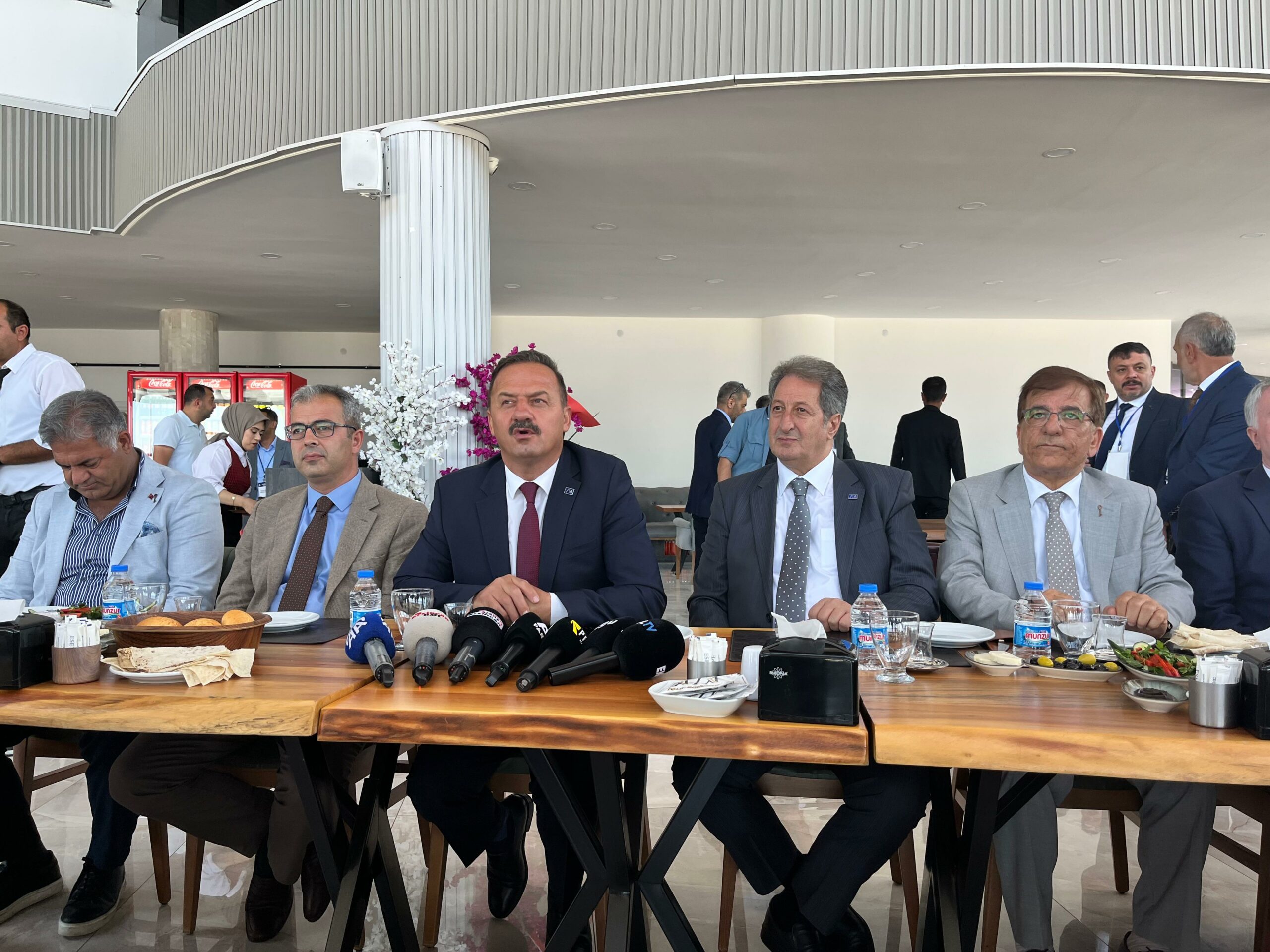 A PARTİ GENEL BAŞKANI YAVUZ AĞIRALİOĞLU ERZİNCAN’DA