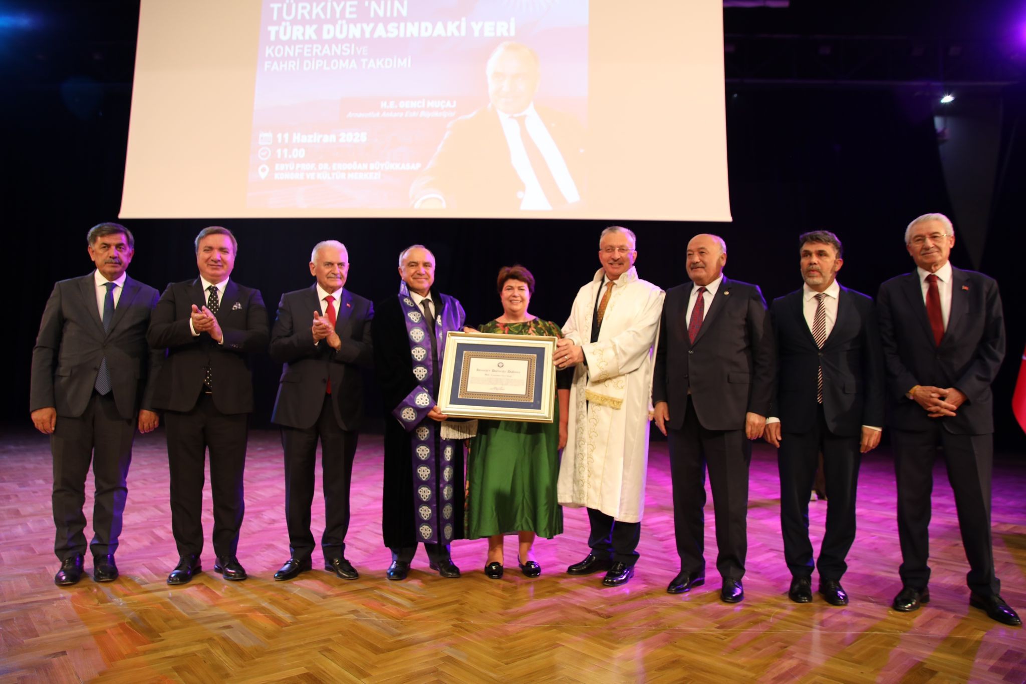 ARNAVUT DİPLOMAT GENCİ MUÇAJ’A FAHRİ DOKTORA TAKDİM EDİLDİ