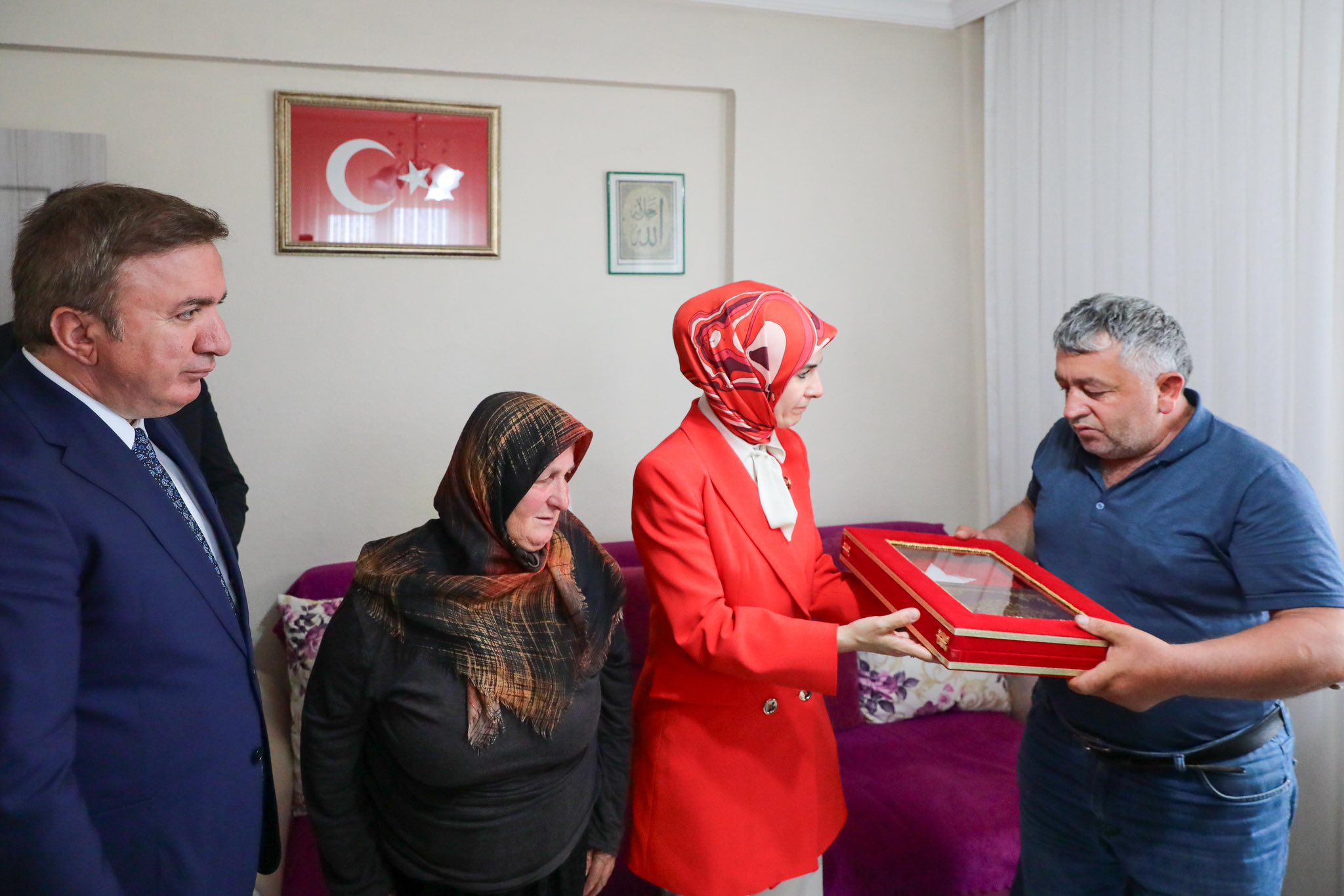 BAKAN GÖKTAŞ’TAN ŞEHİT SALİH AY’IN AİLESİNE ZİYARET