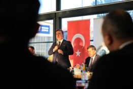 ERZİNCAN’DA GÖREV YERİ DEĞİŞEN MÜLKİ İDARE AMİRLERİ İÇİN VEDA PROGRAMI DÜZENLENDİ