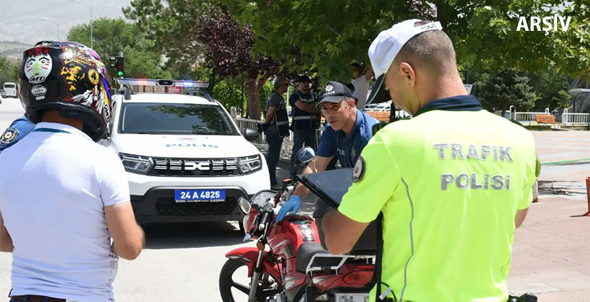 ERZİNCAN’DA TEHLİKELİ MOTOSİKLET SÜRÜŞLERİNE SOSYAL MEDYA TAKİBİ