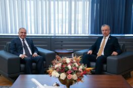 ESKİ BÜYÜKELÇİDEN REKTÖR LEVENT’E ZİYARET