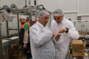 İL MÜDÜRÜ ALPER KOÇAKER, ERZİNCAN BAL İŞLEME VE DOLUM TESİSİ’Nİ ZİYARET ETTİ
