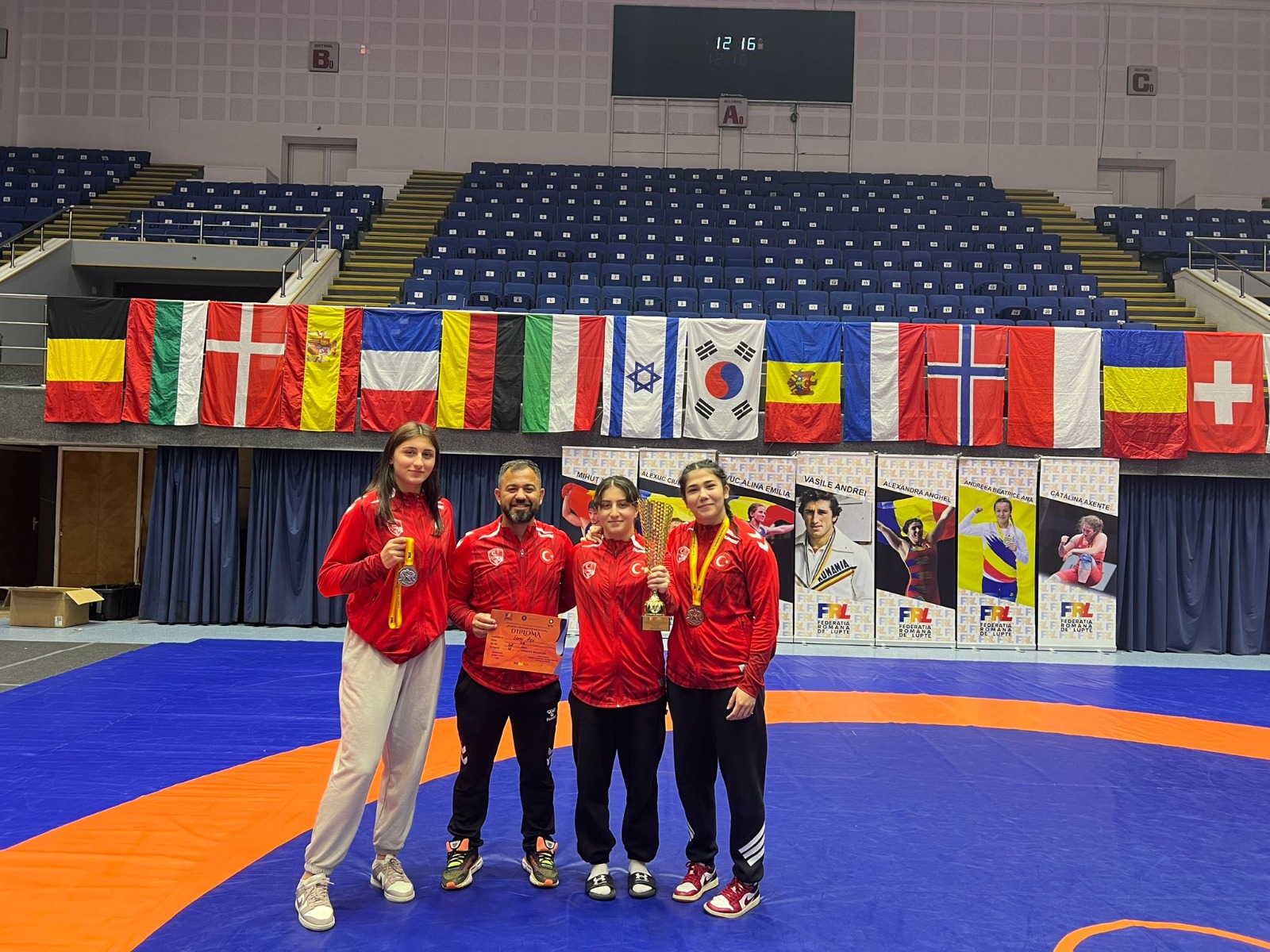 U20 KADIN GÜREŞ MİLLİ TAKIMI ROMANYA’DA ŞAMPİYONLUĞA ULAŞTI!