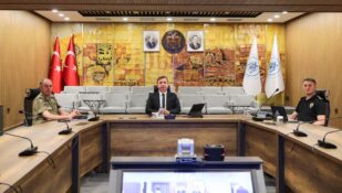 VALİ AYDOĞDU, İÇİŞLERİ BAKANI YERLİKAYA BAŞKANLIĞINDAKİ VKS TOPLANTISINA KATILDI