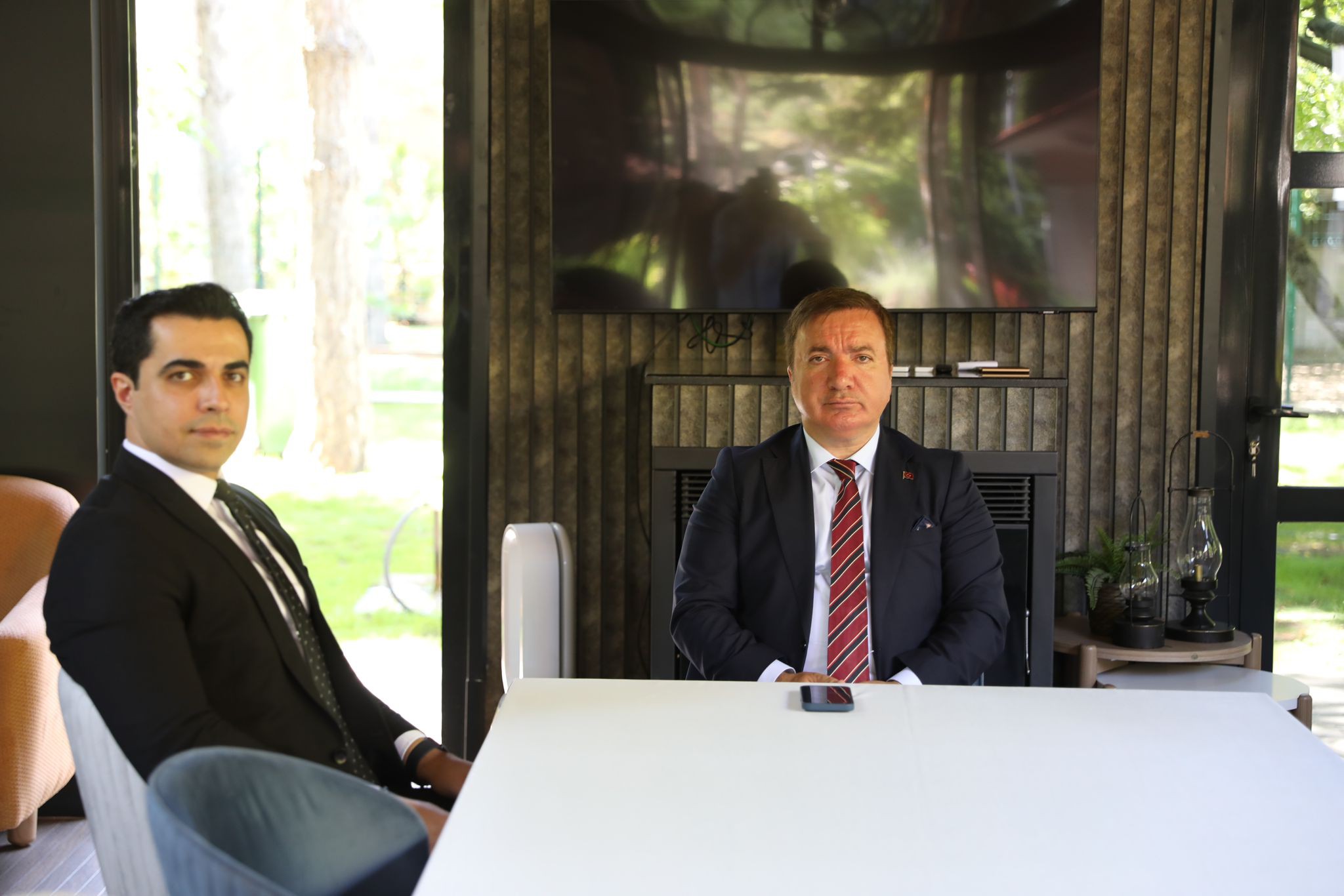 VALİ AYDOĞDU, KEMAH KAYMAKAMI RESUL TUTAY’I KABUL ETTİ
