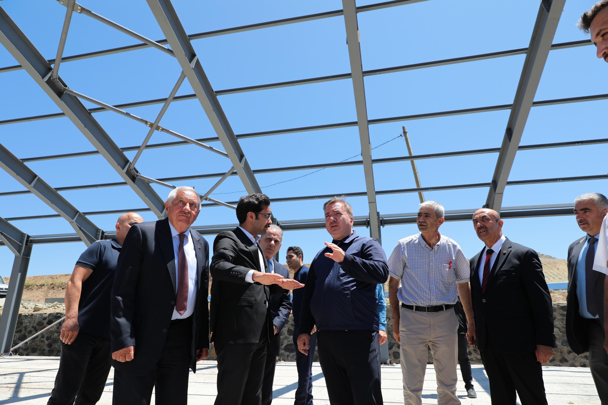 VALİ AYDOĞDU, REFAHİYE’DE ÇOK AMAÇLI SALON İNŞAATINI İNCELEDİ