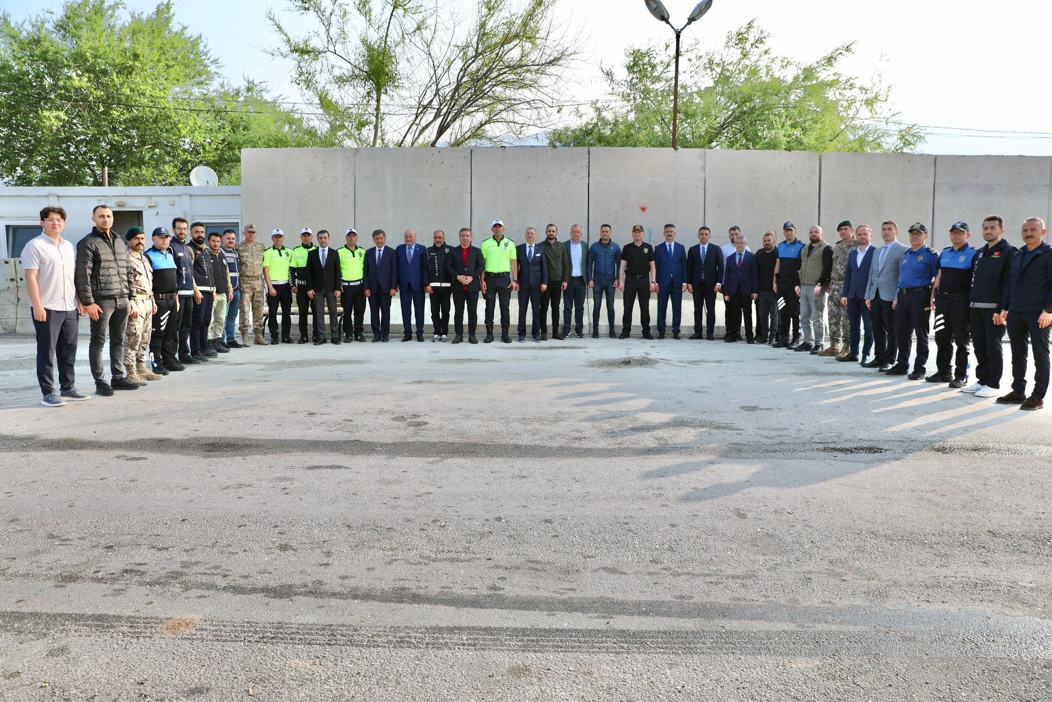 VALİ AYDOĞDU, UYGULAMA NOKTALARINI ZİYARET EDEREK GÜVENLİK GÜÇLERİNİN BAYRAMINI KUTLADI