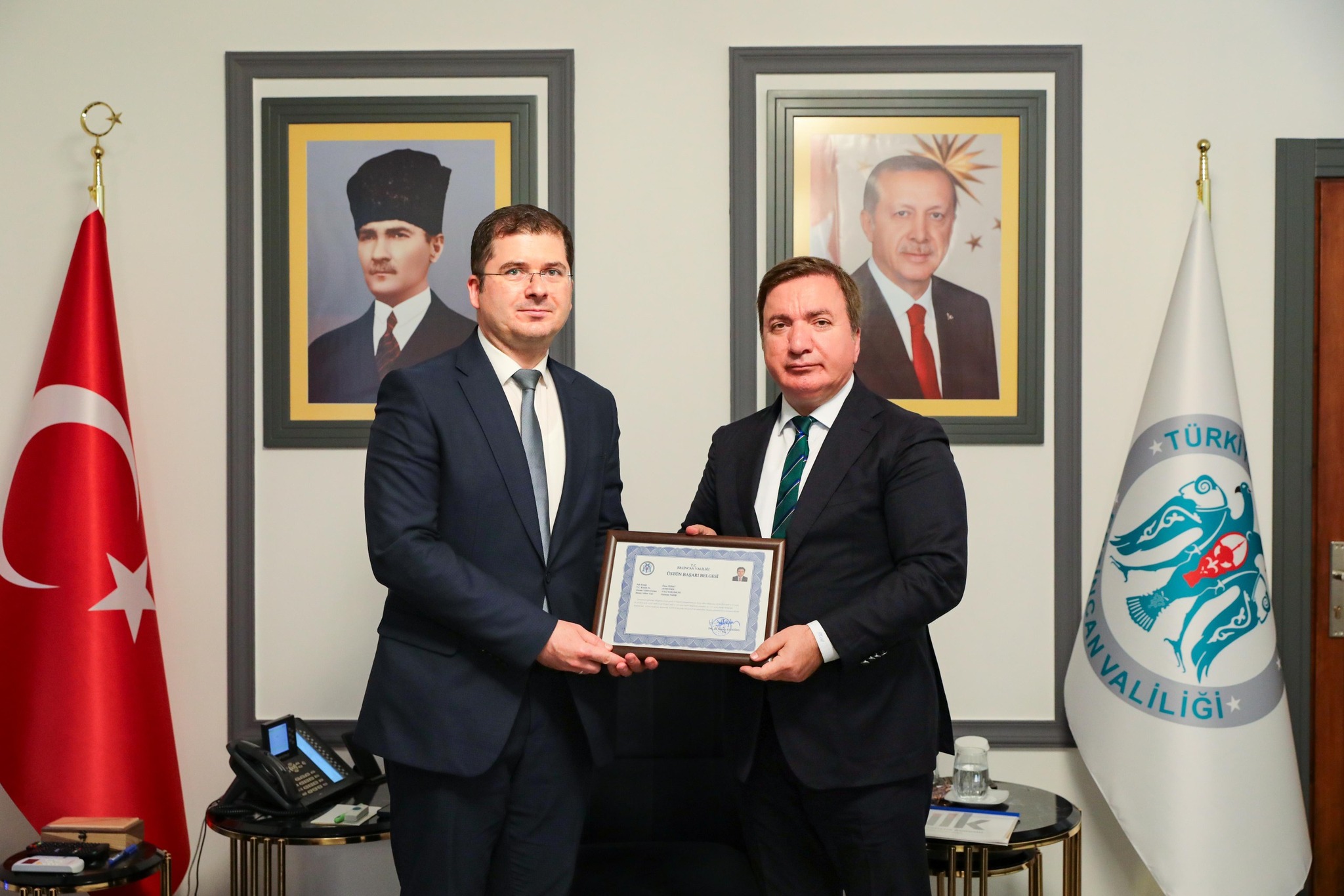VALİ AYDOĞDU’DAN VALİ YARDIMCISI ÖMER ÖZBAY’A VEDA VE TEŞEKKÜR