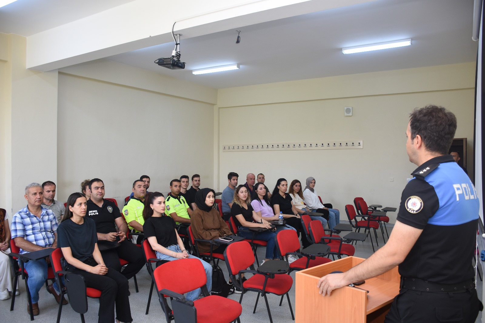 125 PERSONELE “POLİS ETİĞİ VE İLKELERİ” SEMİNERİ