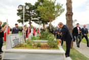 15 TEMMUZ’DA GARNİZON ŞEHİTLİĞİNDE ANMA TÖRENİ DÜZENLENDİ