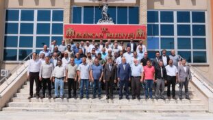 BAŞKAN AKSUN, MERKEZ MAHALLE MUHTARLARIYLA BİR ARAYA GELDİ