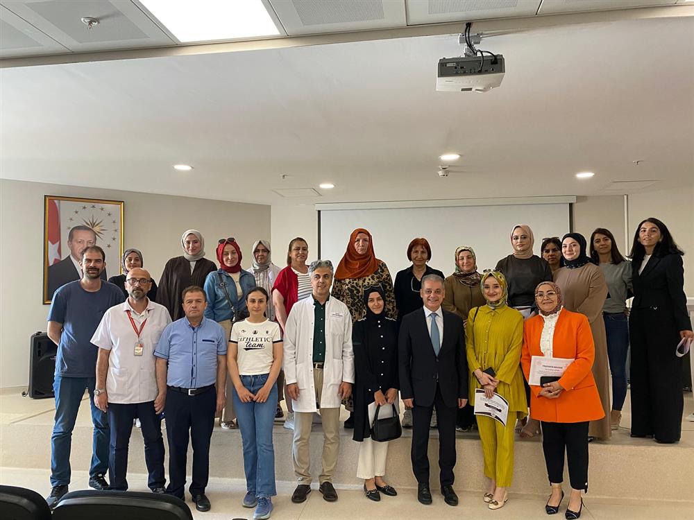EBELİK EĞİTİMLERİ TAMAMLANDI